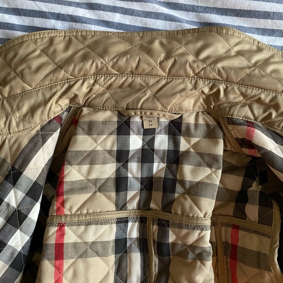 Burberry Ashurst Quilted Jacket - Picture 8 of 9
